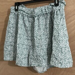 Green print shorts